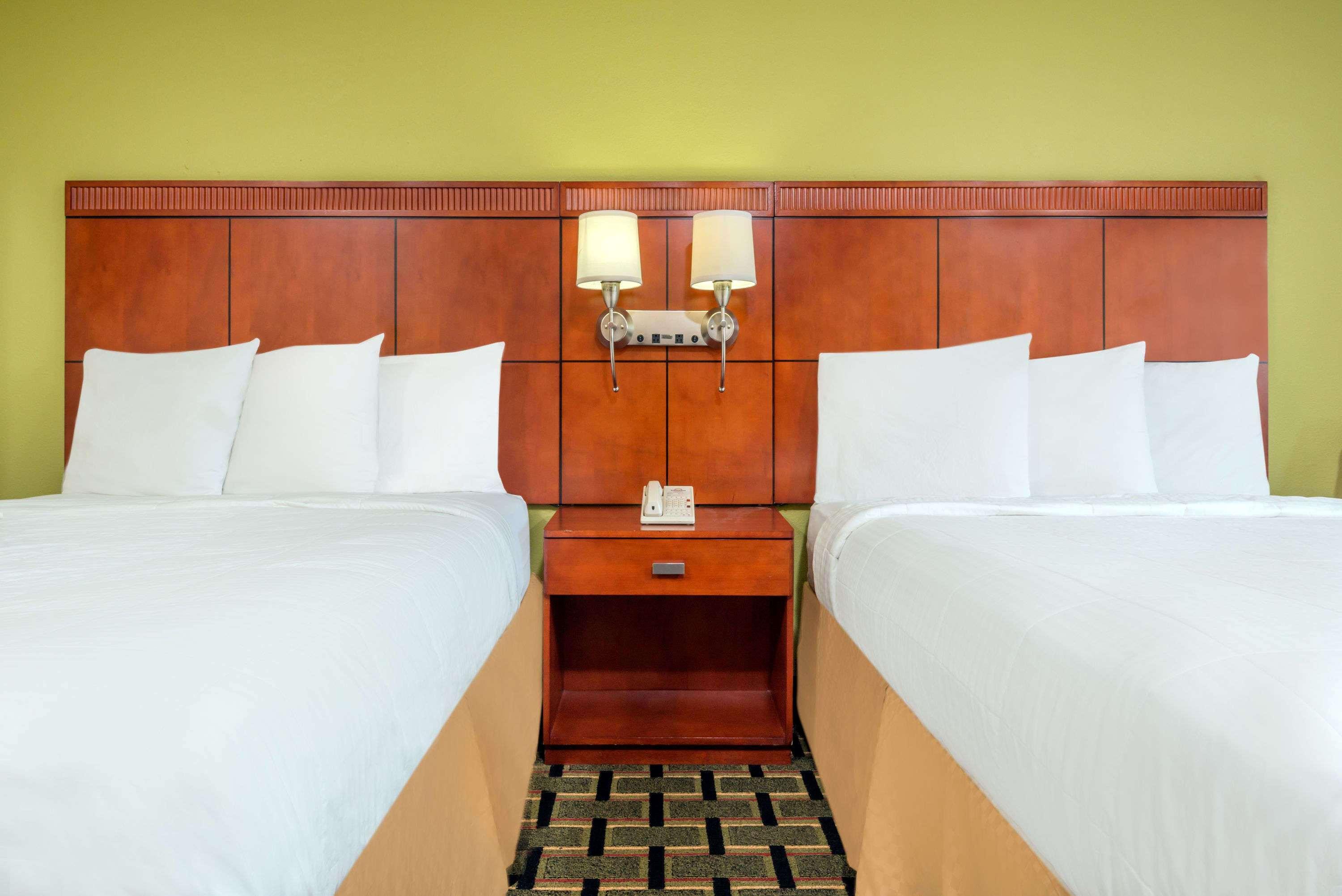 Days Inn By Wyndham Knoxville East Екстер'єр фото