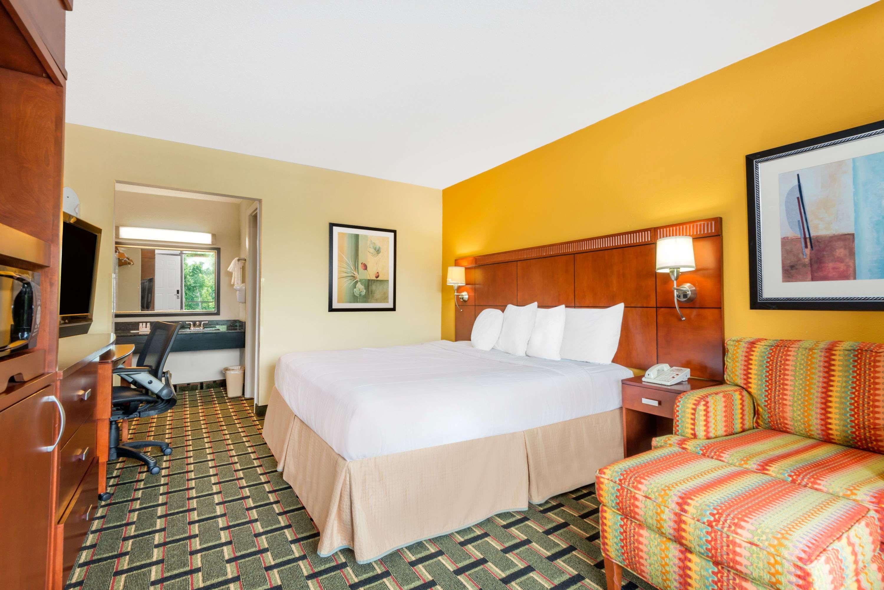 Days Inn By Wyndham Knoxville East Екстер'єр фото