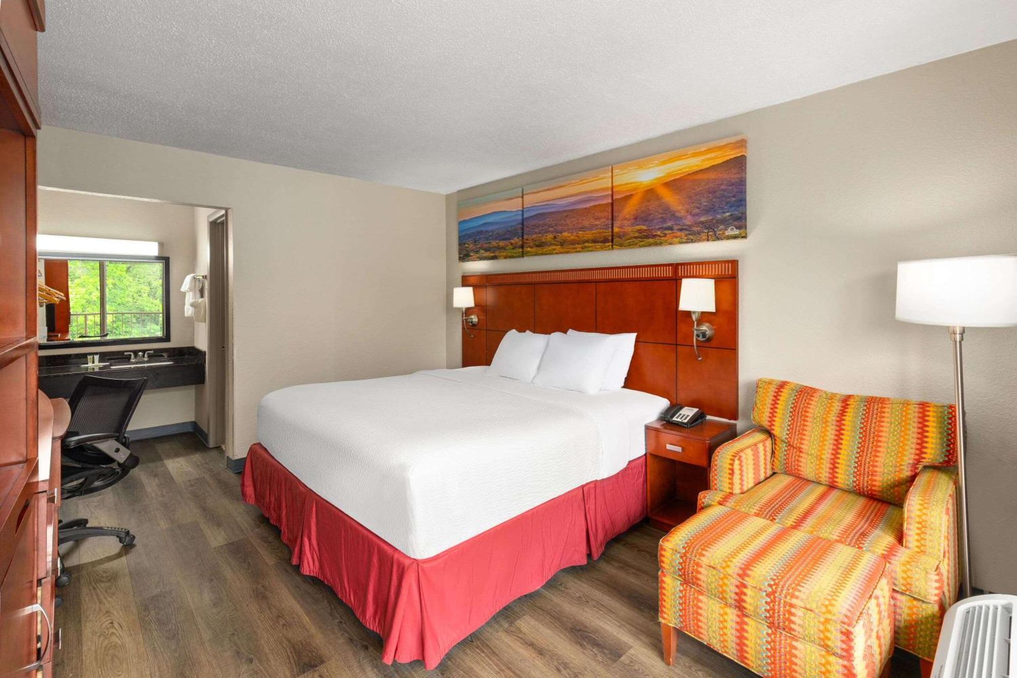 Days Inn By Wyndham Knoxville East Екстер'єр фото