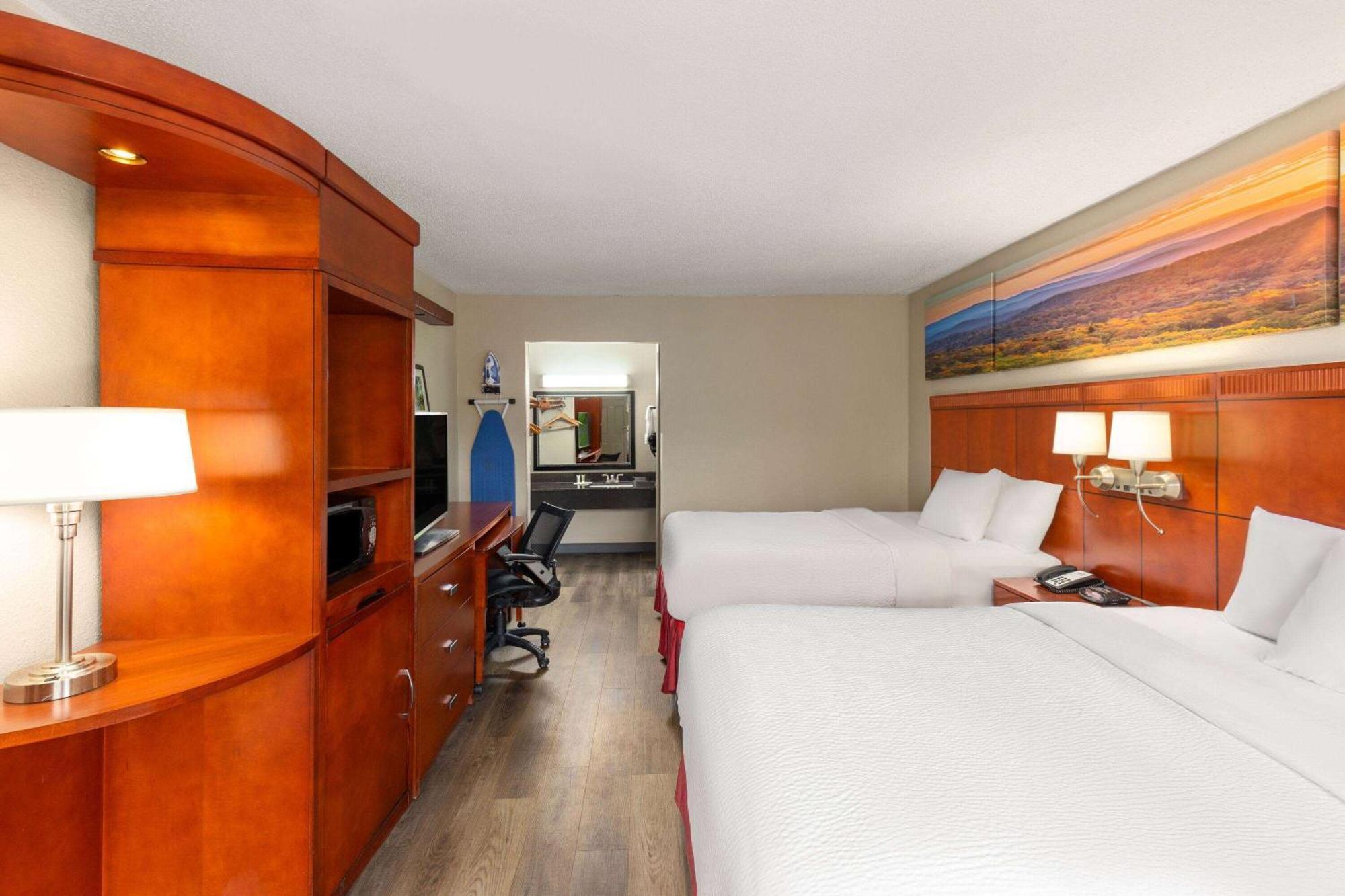 Days Inn By Wyndham Knoxville East Екстер'єр фото
