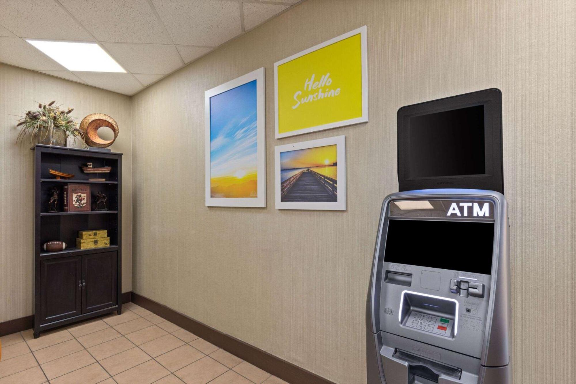 Days Inn By Wyndham Knoxville East Екстер'єр фото