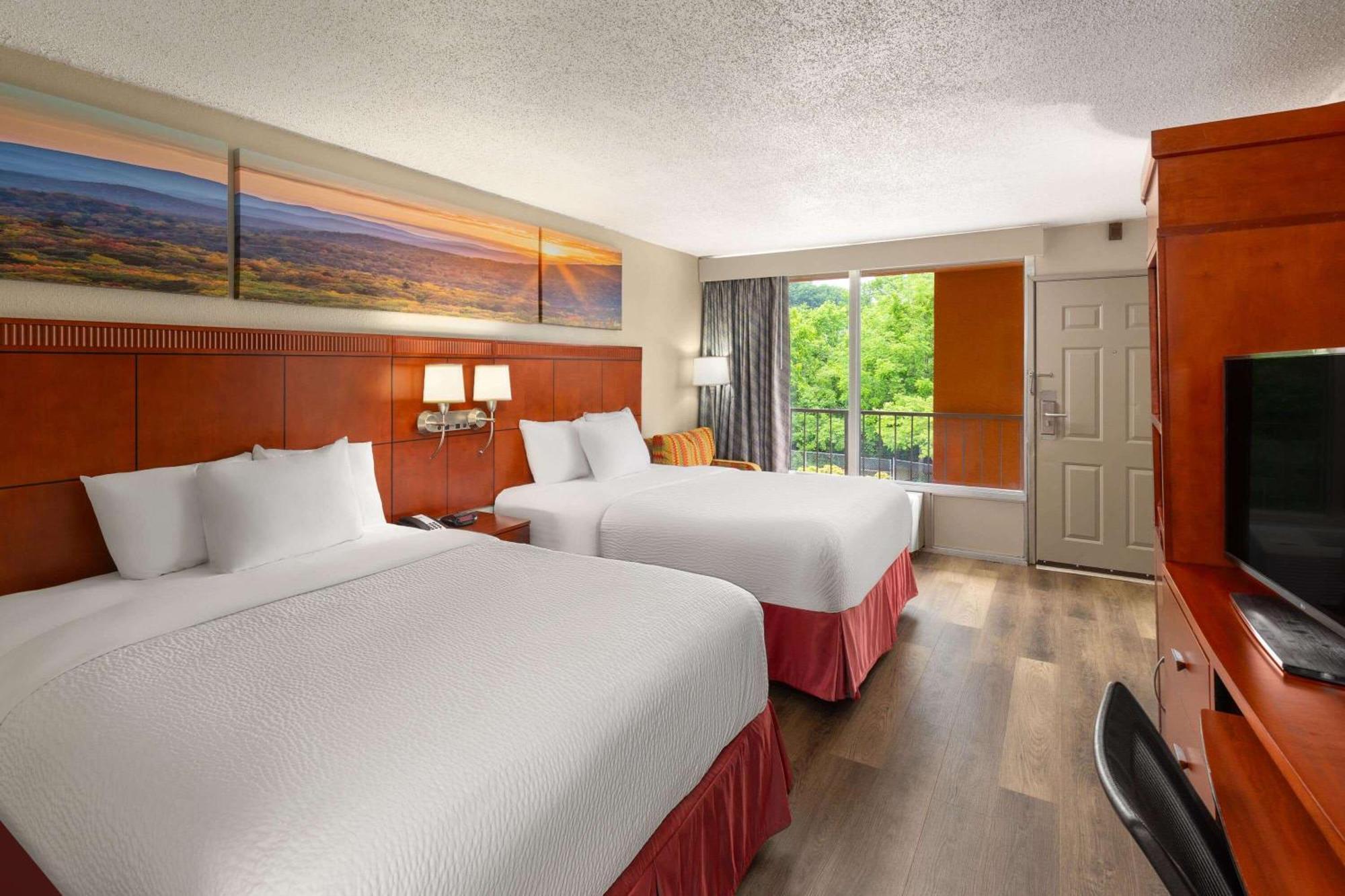 Days Inn By Wyndham Knoxville East Екстер'єр фото